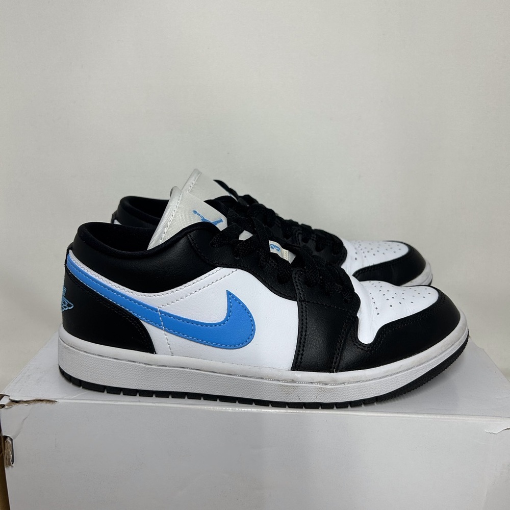 Air Jordan 1 Low 'Black University Blue'